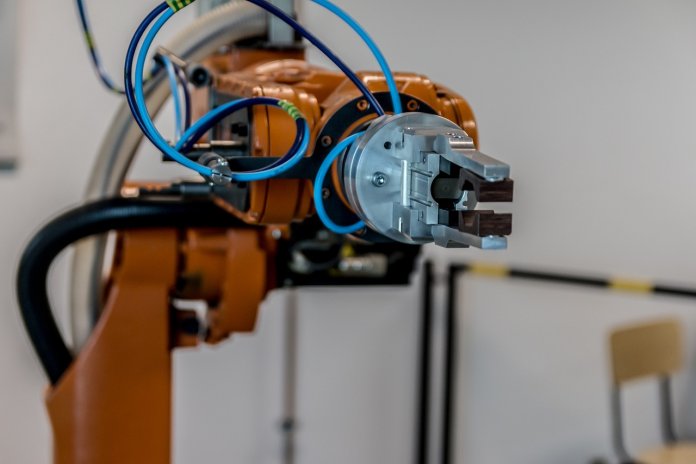 autonomiczne roboty magazynowe 3.jpg