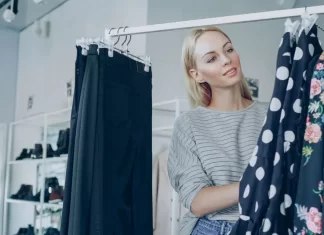 385-jak-wyroznic-oferte-butiku-dzieki-sukienkom-w-stylu-francusk.webp