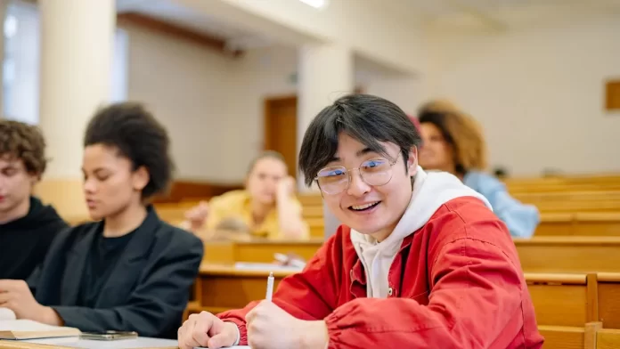 sopocka.edu.pl - 198-jak-zaplanowac-sciezke-kariery-jeszcze-na-studiach.webp